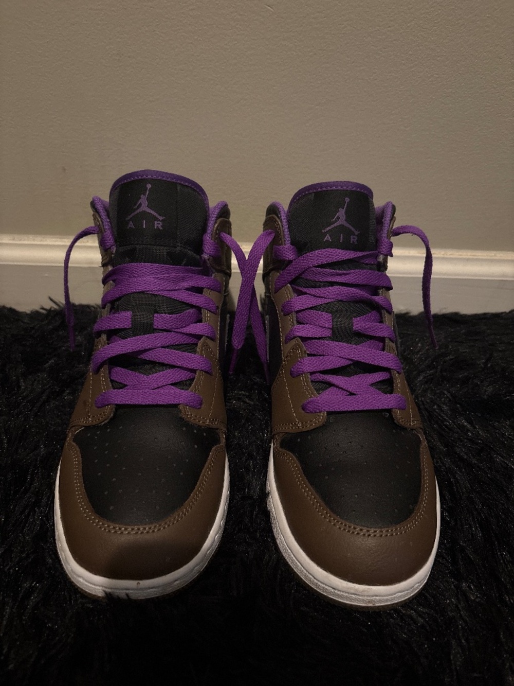 Jordan 1 | Colorway : Palomino/Wildberry | size 7 grade school | size 8.5 women